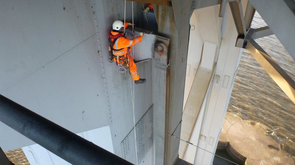 12310049_937694886265567_265031987030799